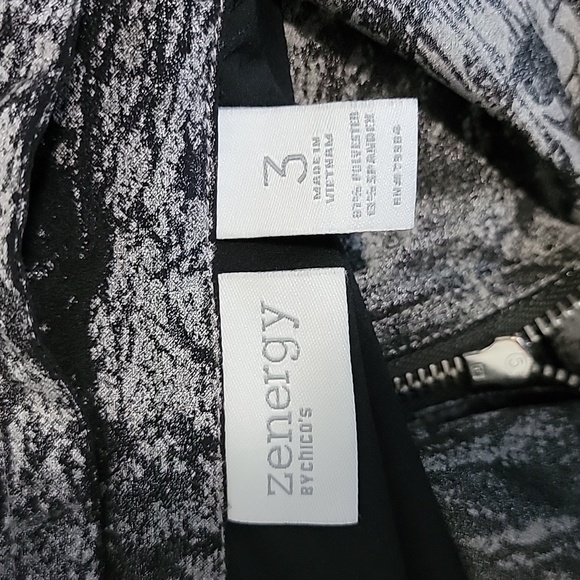 Chicos Zenergy Womens Full Zip Jacket/ Size  3 (16/18-XL) - Picture 8 of 8